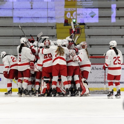 2021-2022Women's Ice Hockey